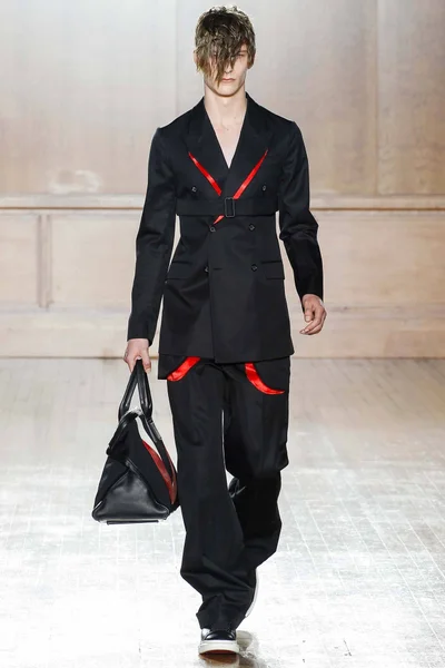 Look 7